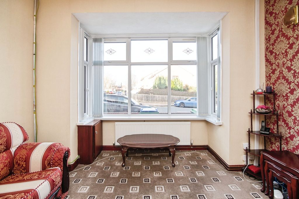 Property photo 3 of 15