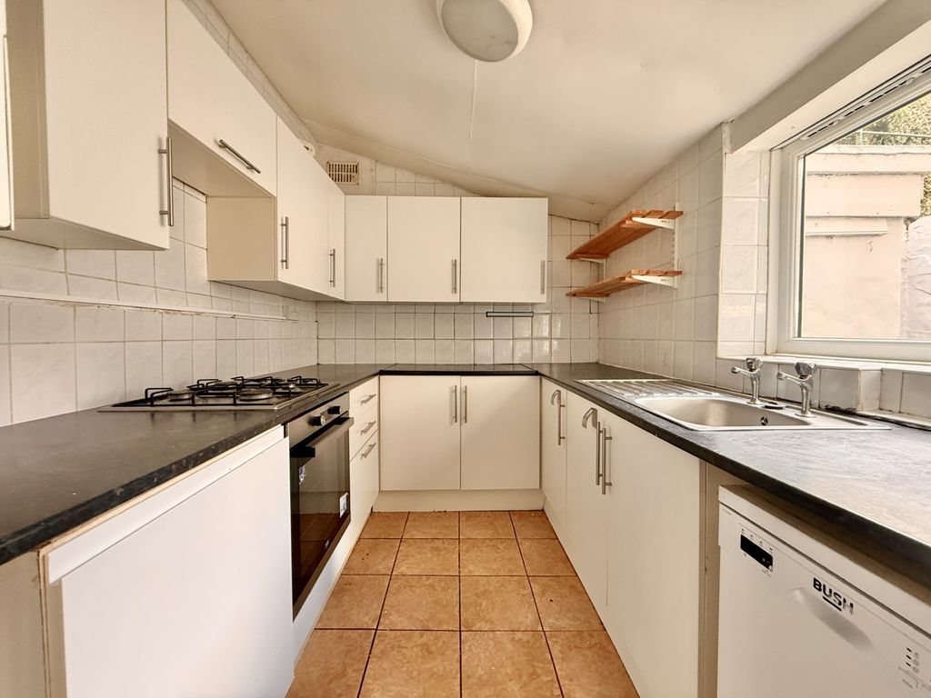 Property photo 2 of 15 Photo 4