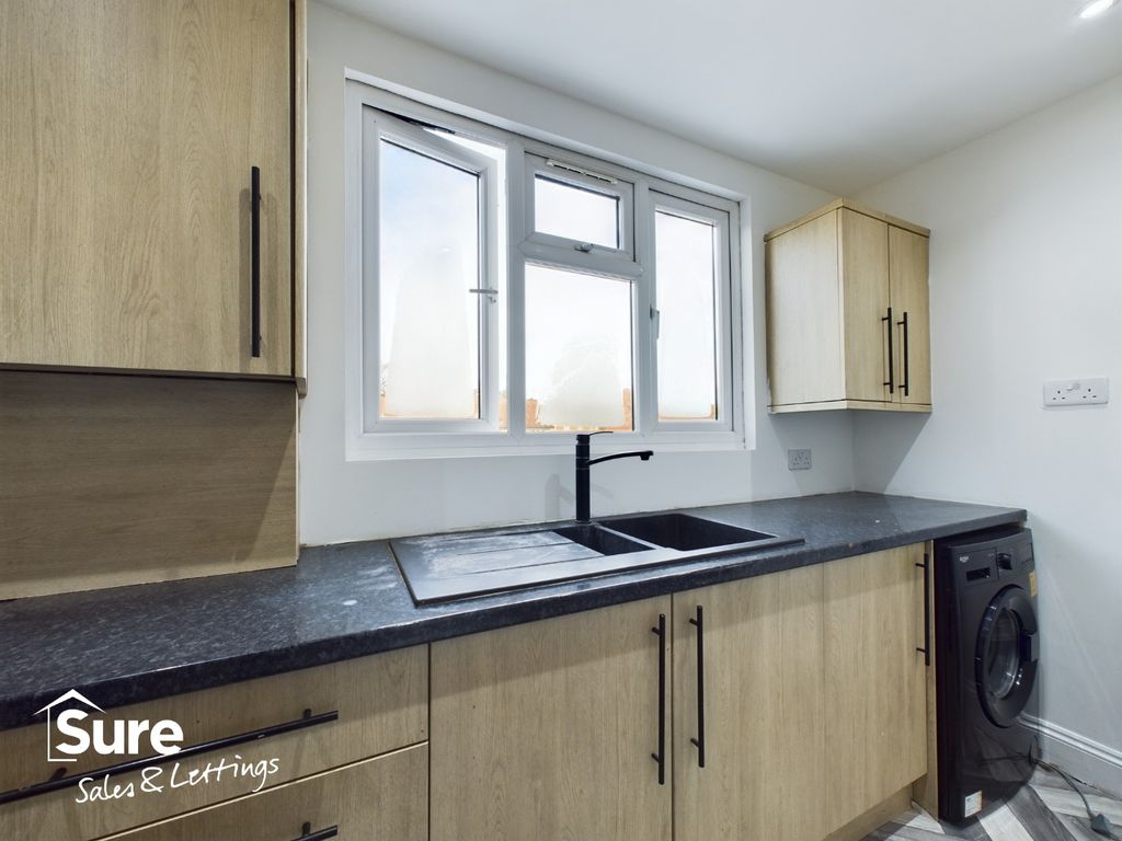 Property photo 2 of 8 3515973