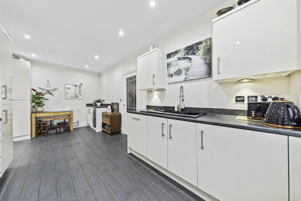Property photo 1 of 28 83Creedrdweb26.Jpg