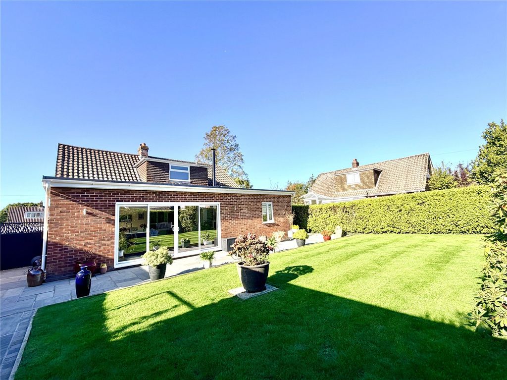 Property photo 2 of 16 Picture No. 20