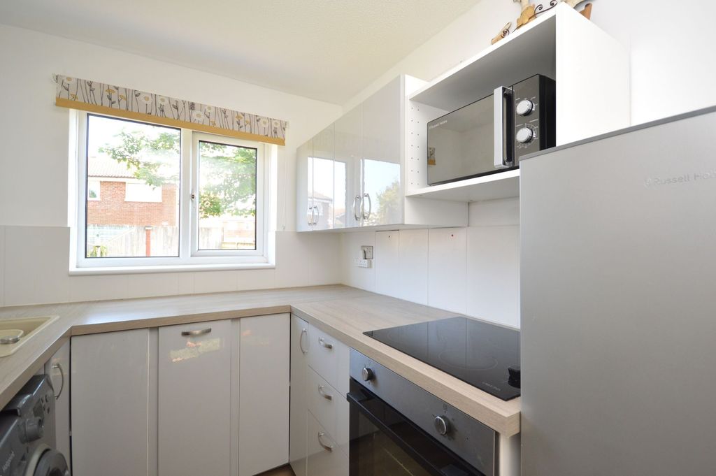 Property photo 2 of 10