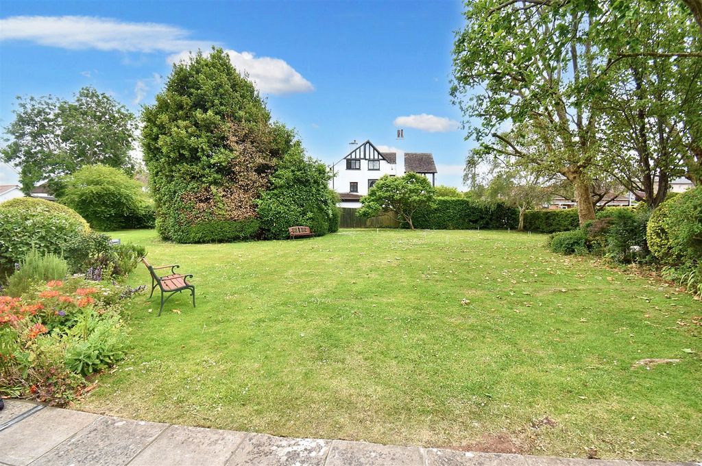 Property photo 2 of 14