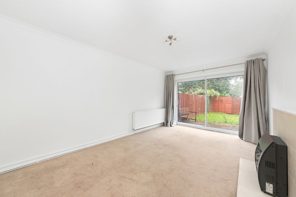 Property photo 3 of 12