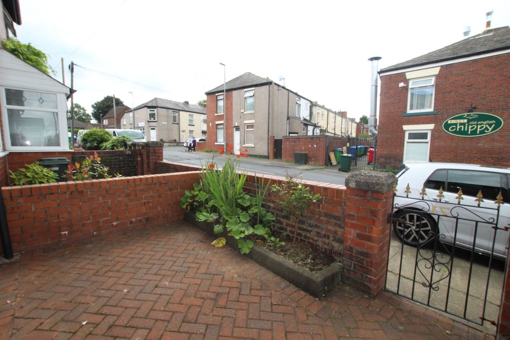 Property photo 2 of 16