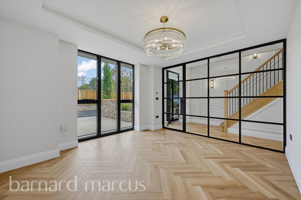 Property photo 1 of 12 Image
