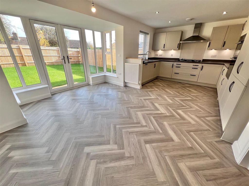 Property photo 2 of 19 Kitchen 2.Jpg