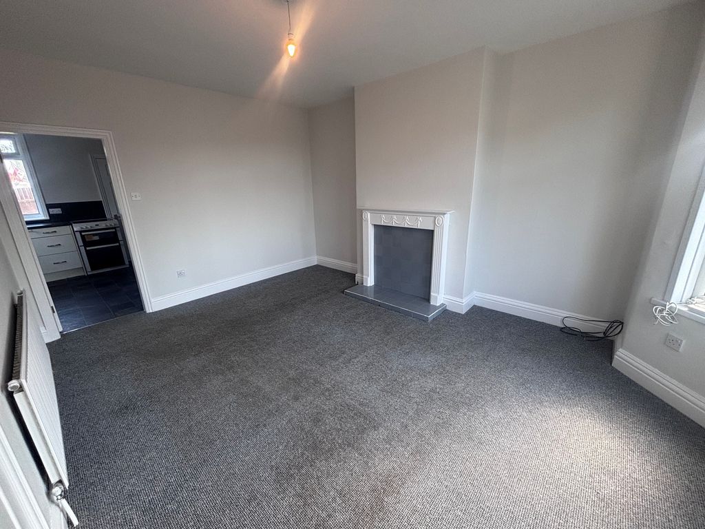 Property photo 3 of 10 Living Room