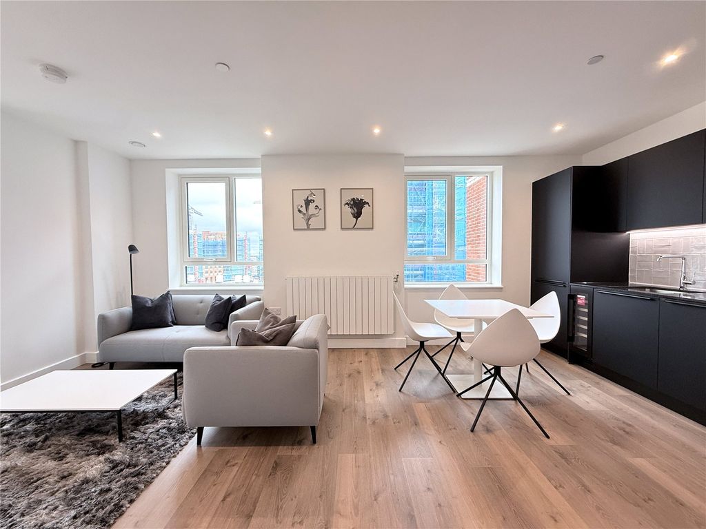 Property photo 2 of 11 Picture No. 17