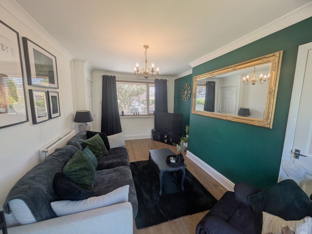 Property photo 3 of 25