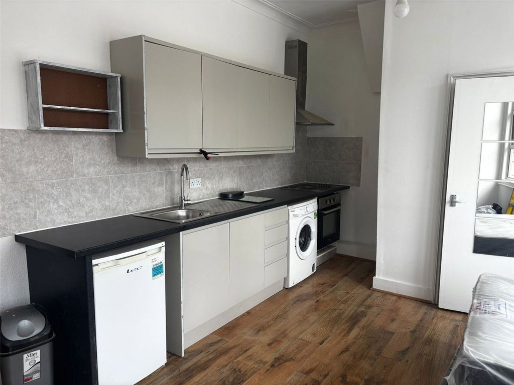 Property photo 2 of 4 Picture No. 29