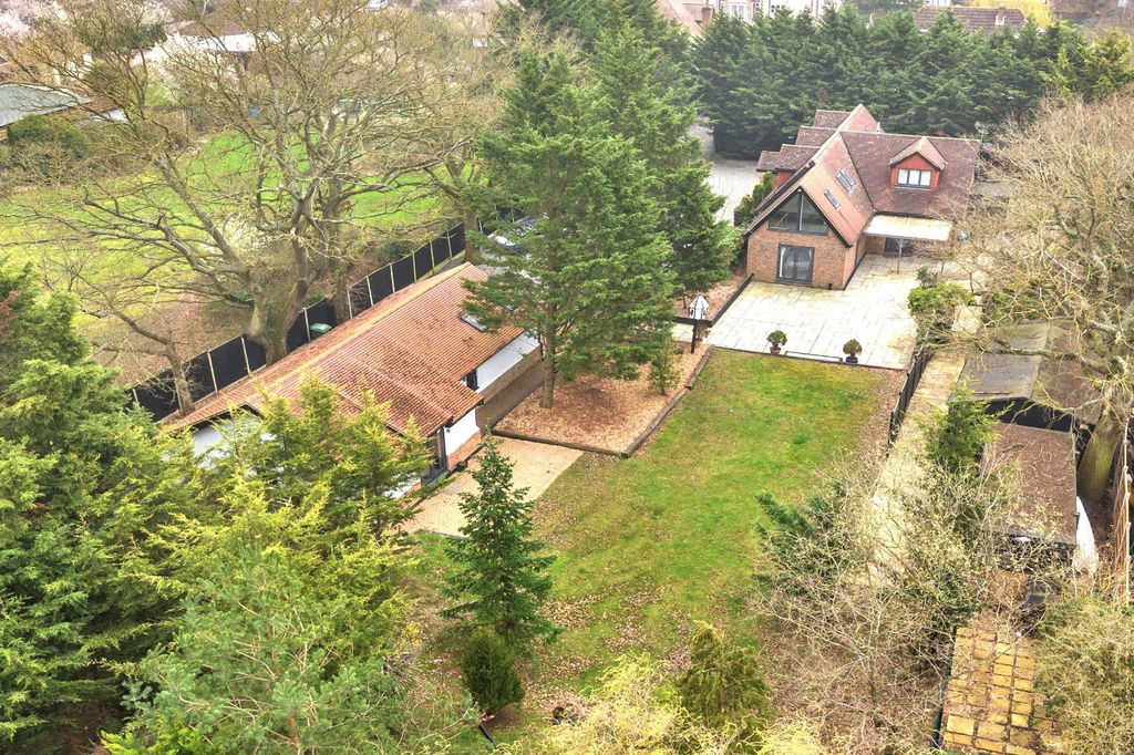 Property photo 3 of 46