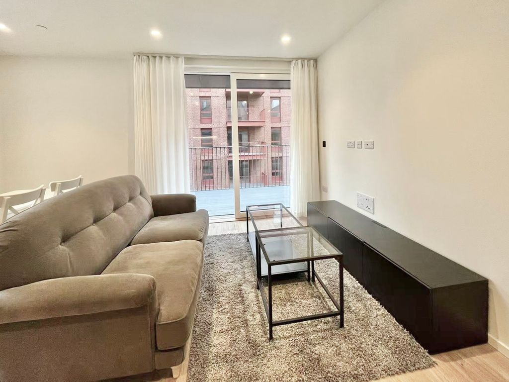 Property photo 2 of 25