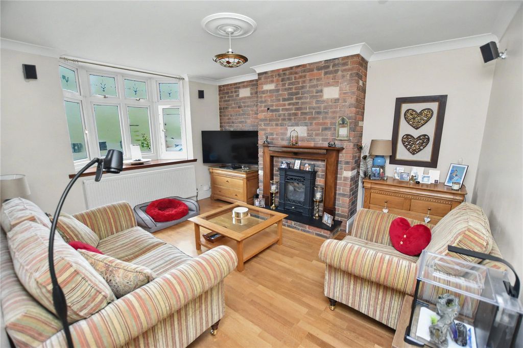 Property photo 2 of 17 Picture No. 13