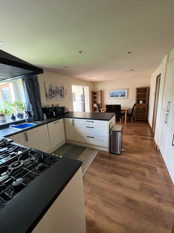 Property photo 3 of 17 Kitchen