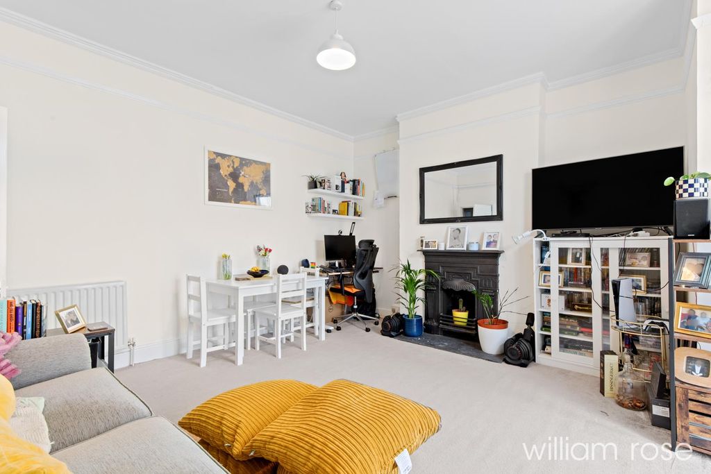 Property photo 2 of 12 Saplingslodge_7.Jpg