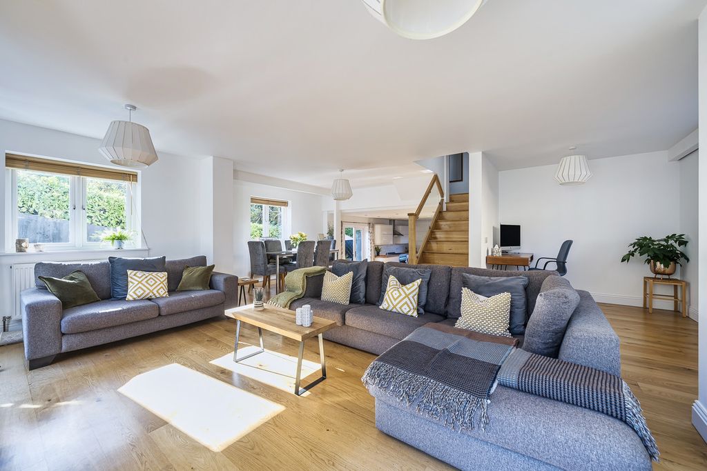 Property photo 3 of 21