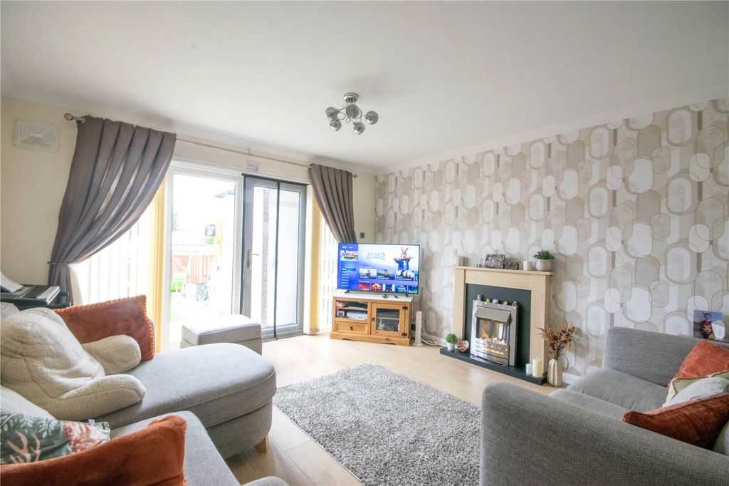 Property photo 2 of 12 Picture No. 20