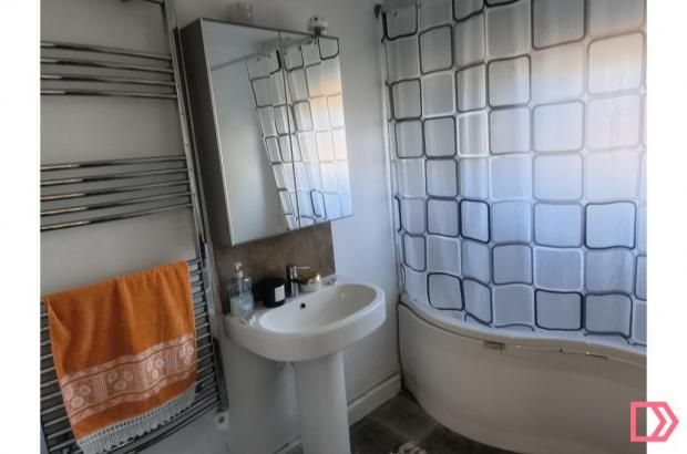 Property photo 2 of 9 Bathoom.Jpg