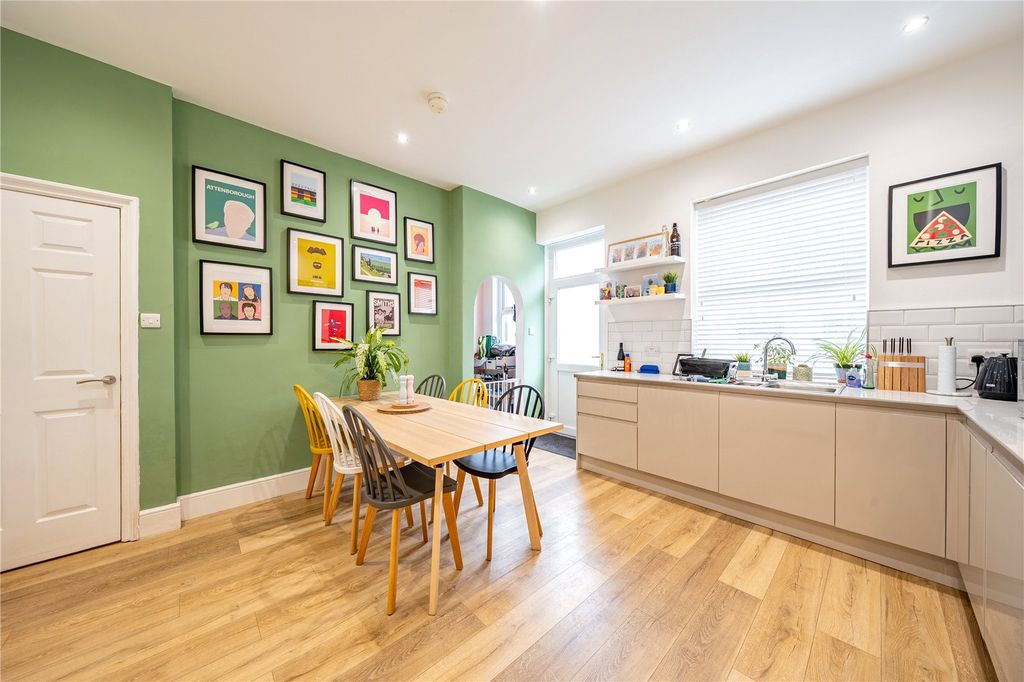 Property photo 3 of 20 Picture No. 04