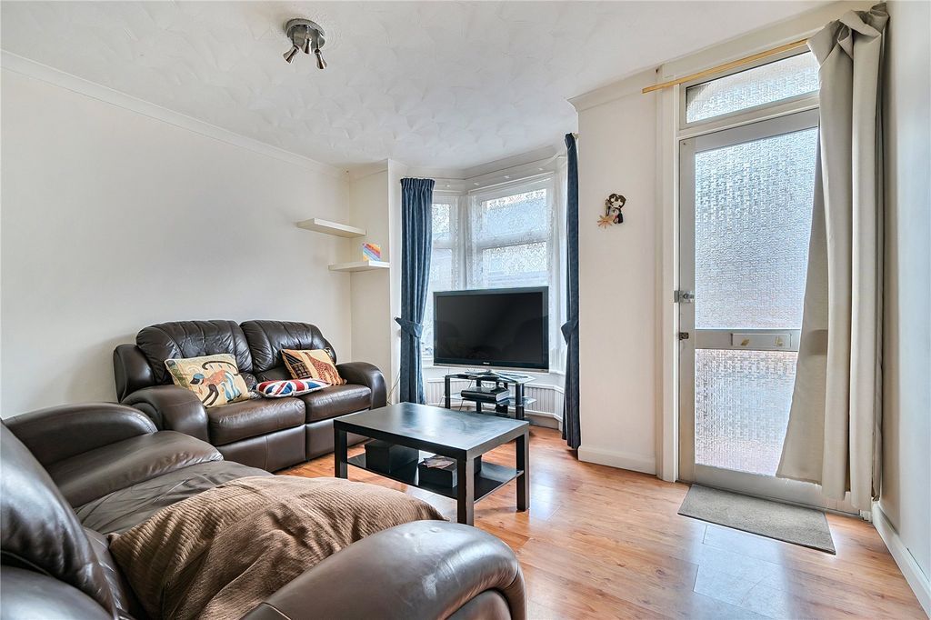 Property photo 2 of 19 Picture No. 14