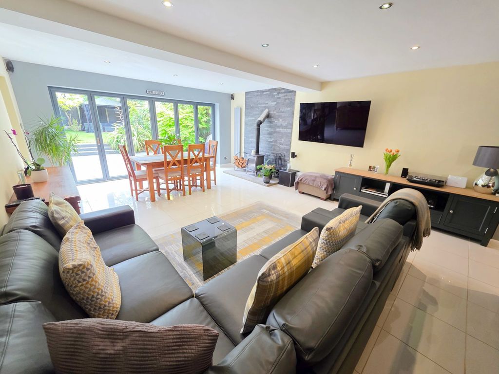 Property photo 3 of 29