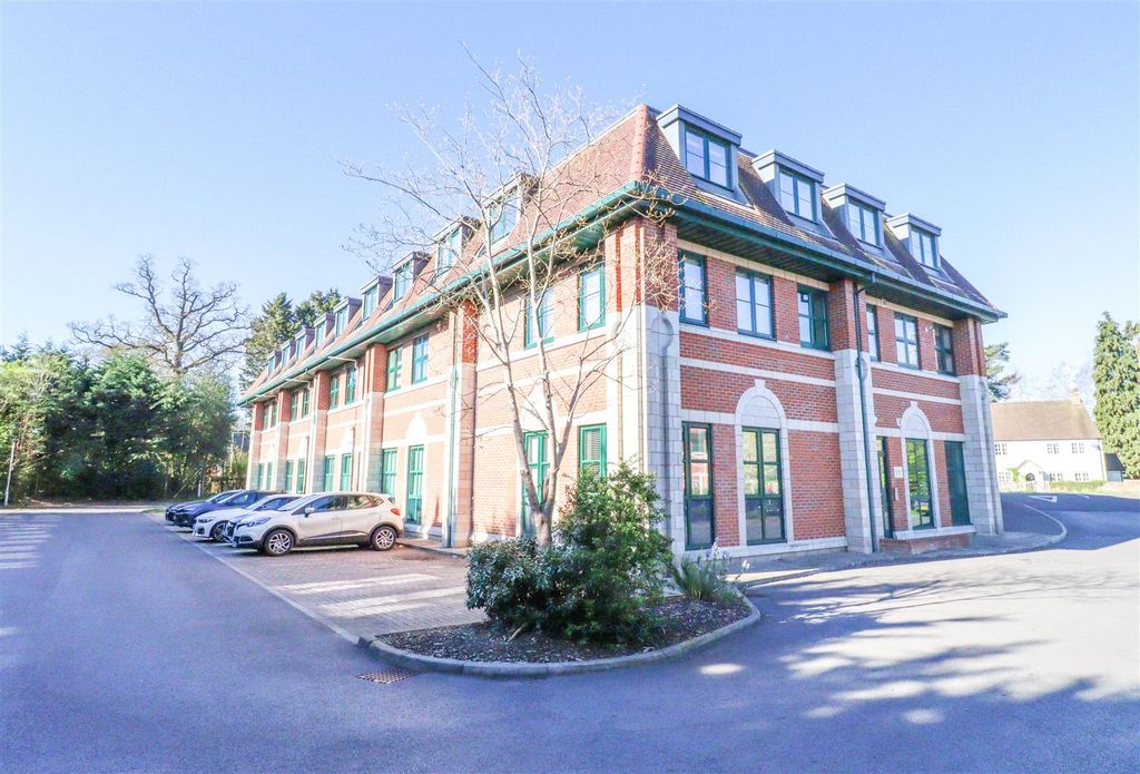 Property photo 1 of 10 Front