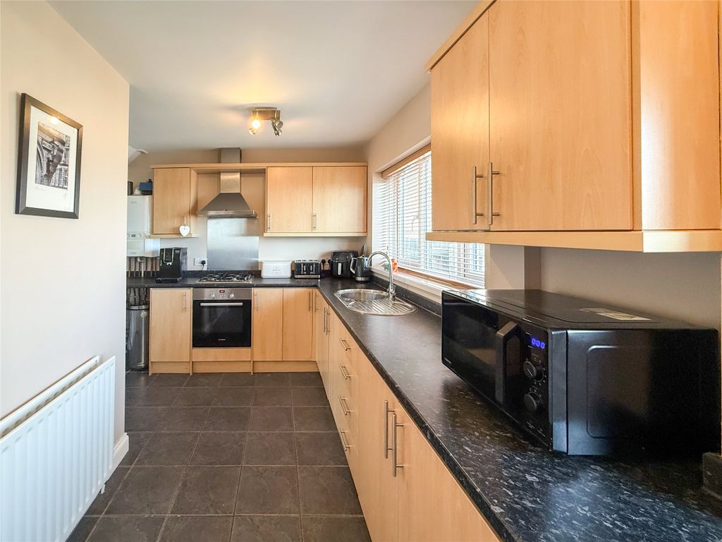 Property photo 3 of 16 Kitchen