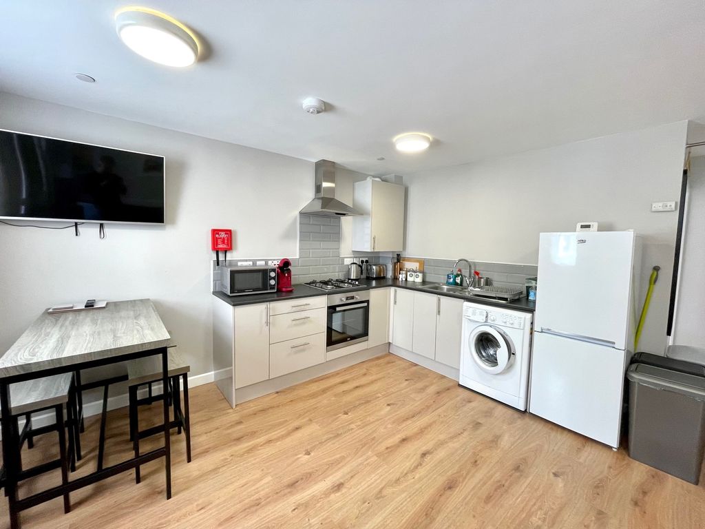 Property photo 2 of 9 Image