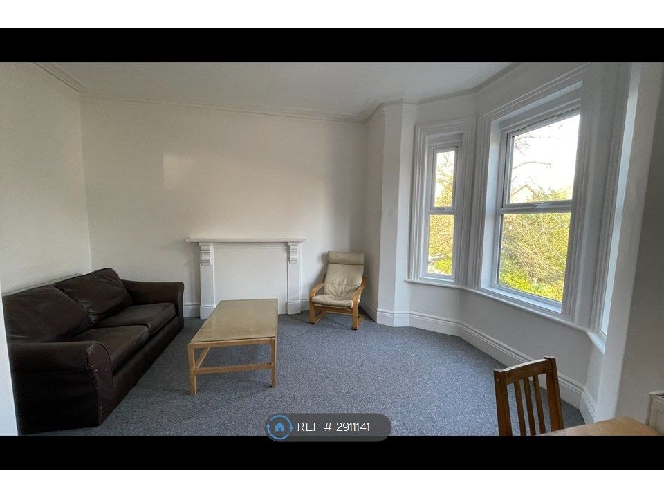 Property photo 1 of 14 Living Room