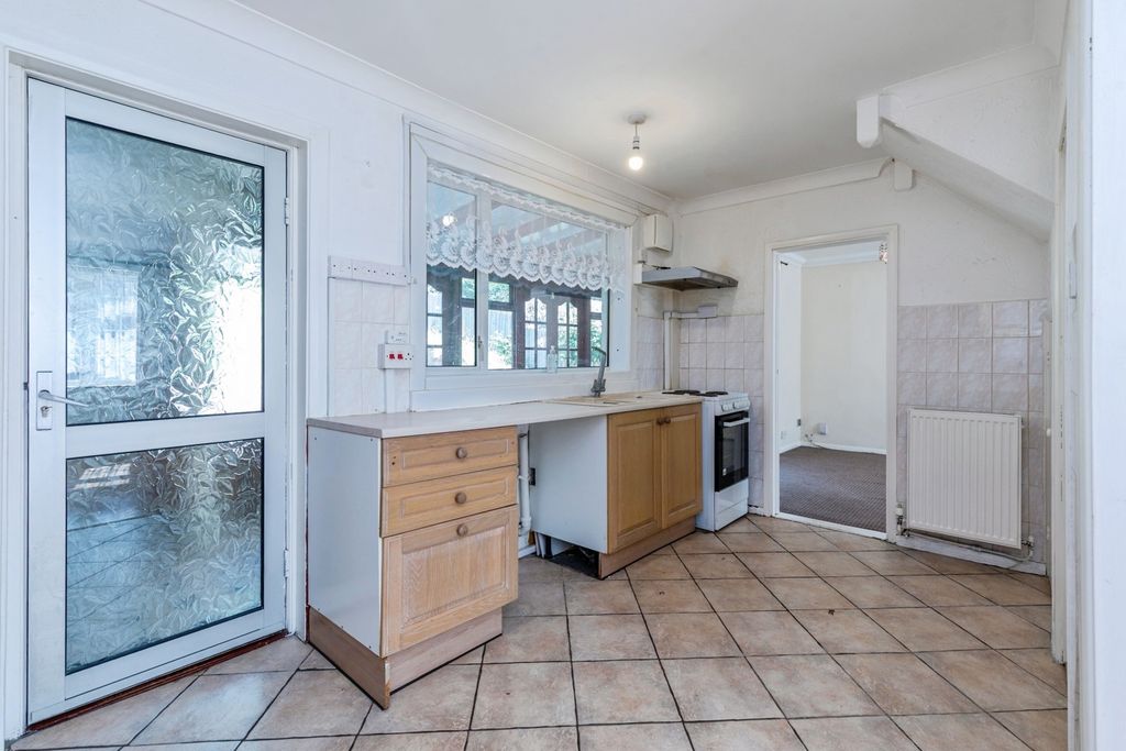 Property photo 3 of 22 Kitchen