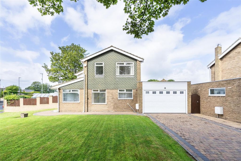 Property photo 1 of 12 External