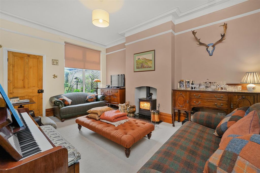Property photo 2 of 40