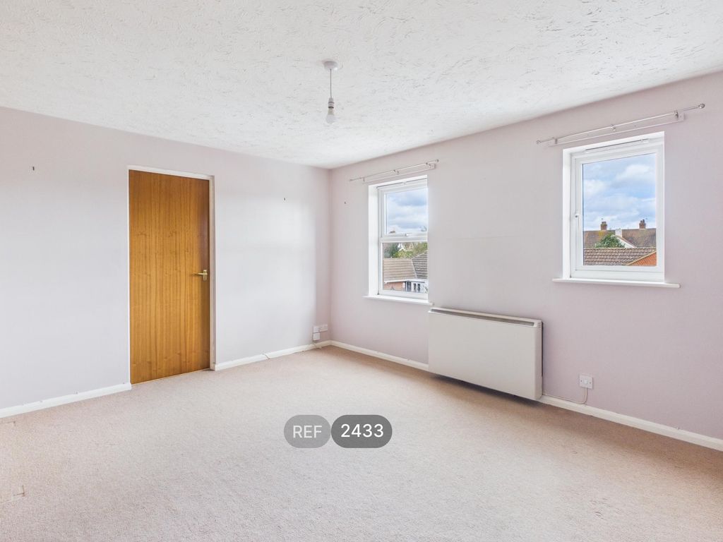 Property photo 2 of 13 Living Room