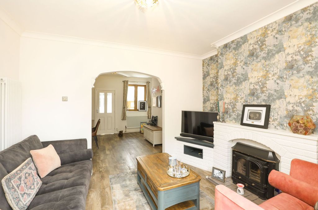 Property photo 2 of 22