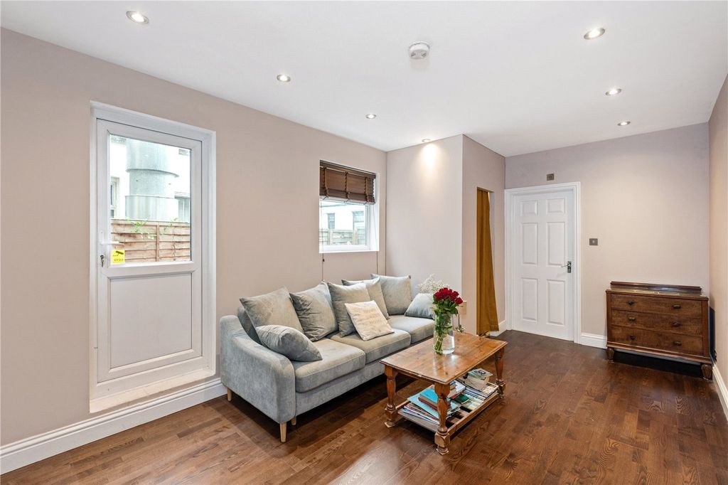 Property photo 2 of 11 Picture No. 22