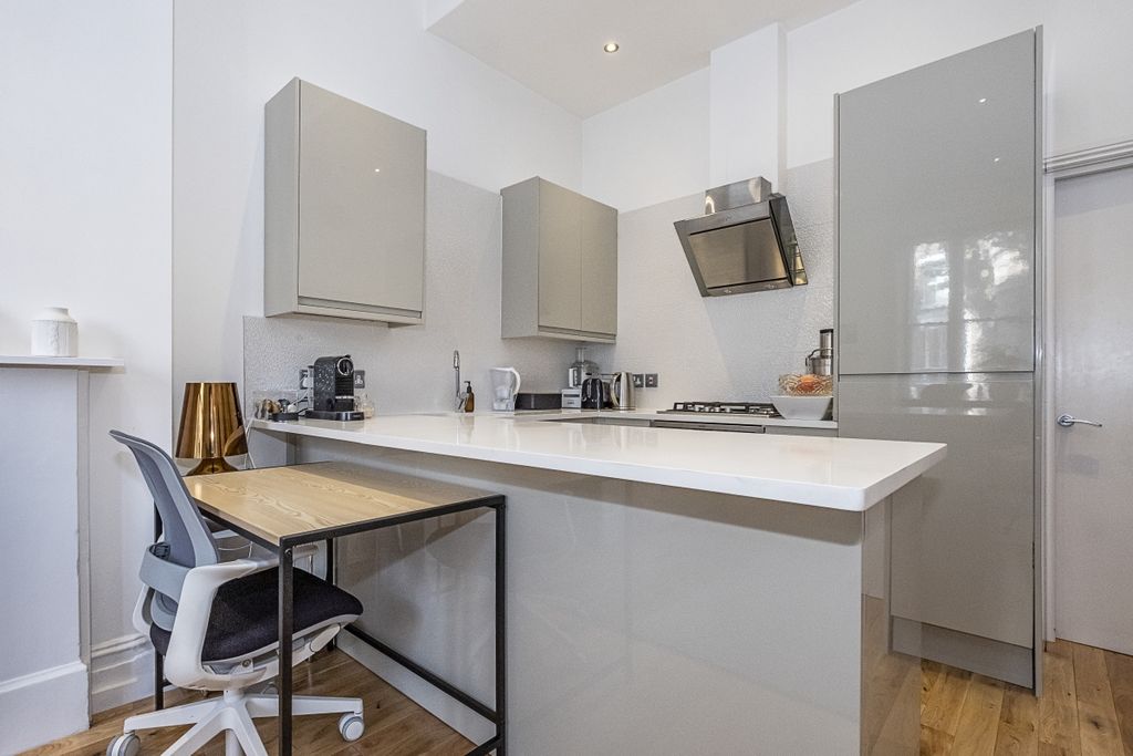 Property photo 3 of 14 Kitchen