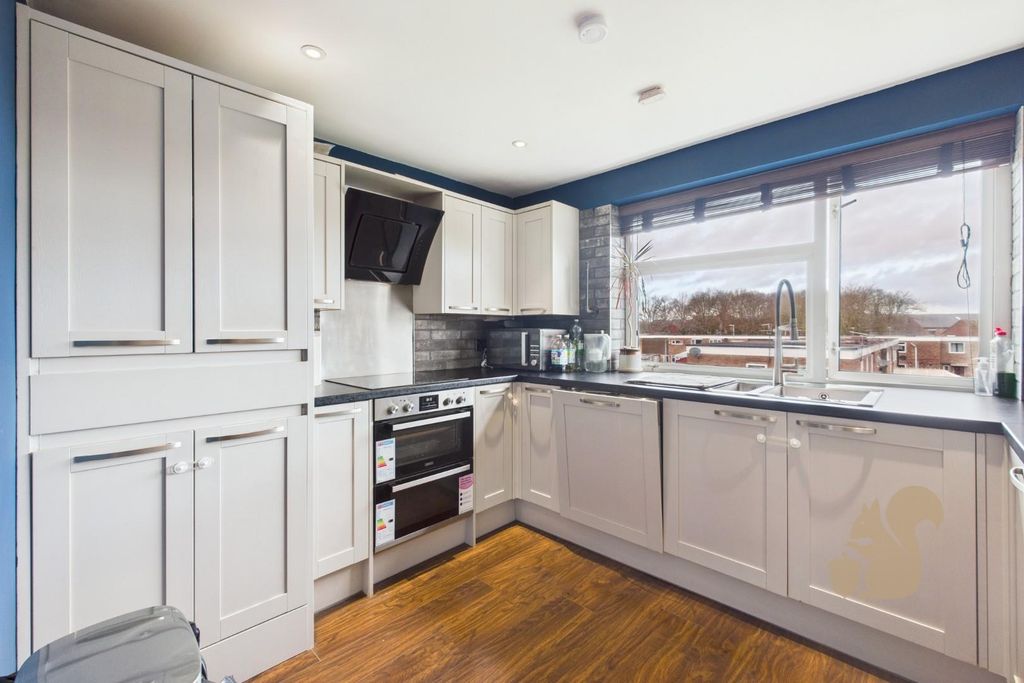 Property photo 3 of 12 Cam01254G0-Pr0384-Still003.Jpg