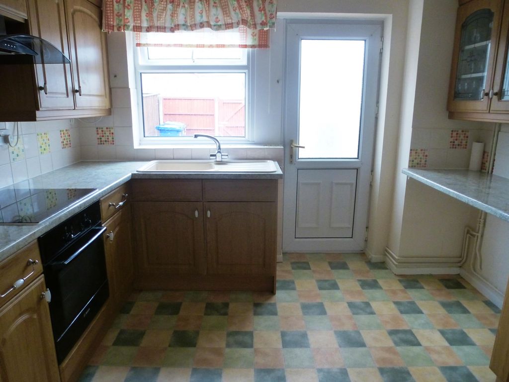 Property photo 3 of 5 Kitchen