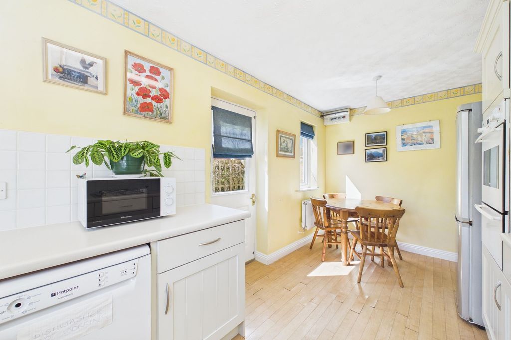Property photo 2 of 24