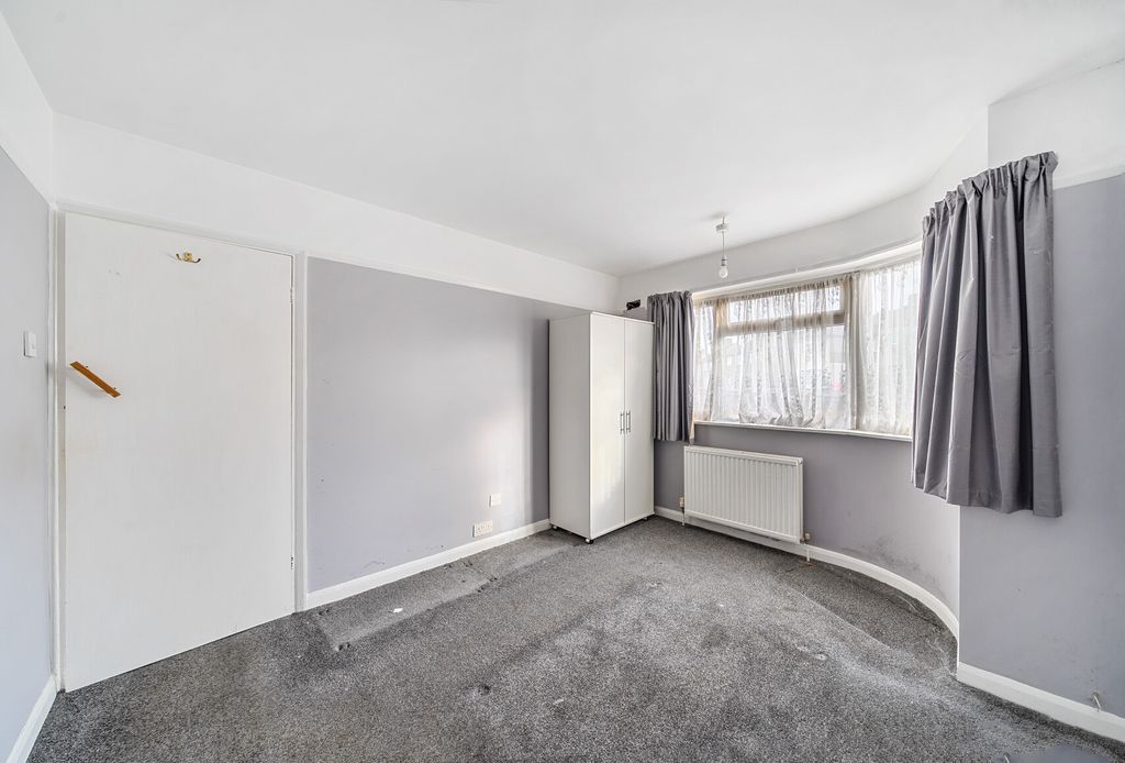 Property photo 2 of 9 1375748-6-690B290...