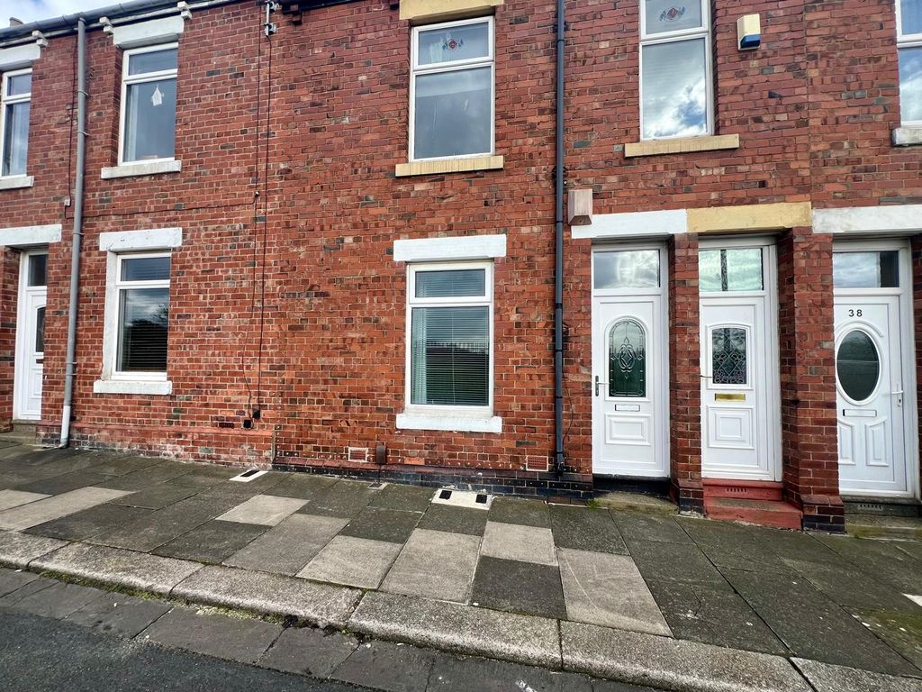 Property photo 1 of 8