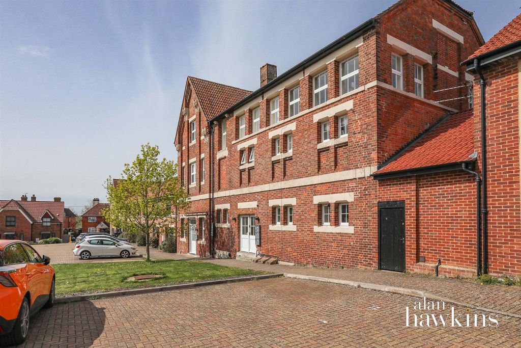 Property photo 1 of 19 Untitled.Jpg