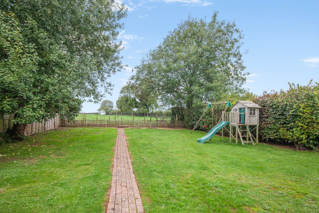 Property photo 2 of 24