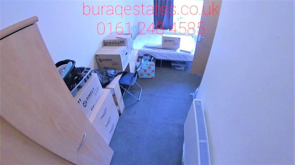 Property photo 1 of 15 A Neat And Functional Single Bedroom Featuring Ess...