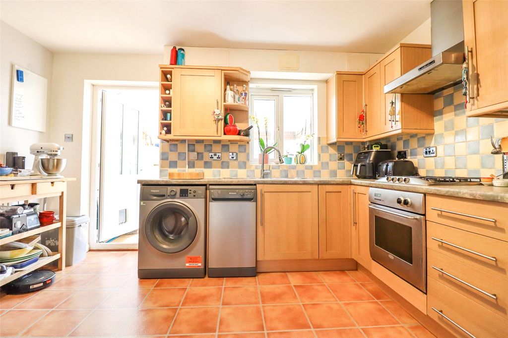 Property photo 2 of 13 Picture No. 12