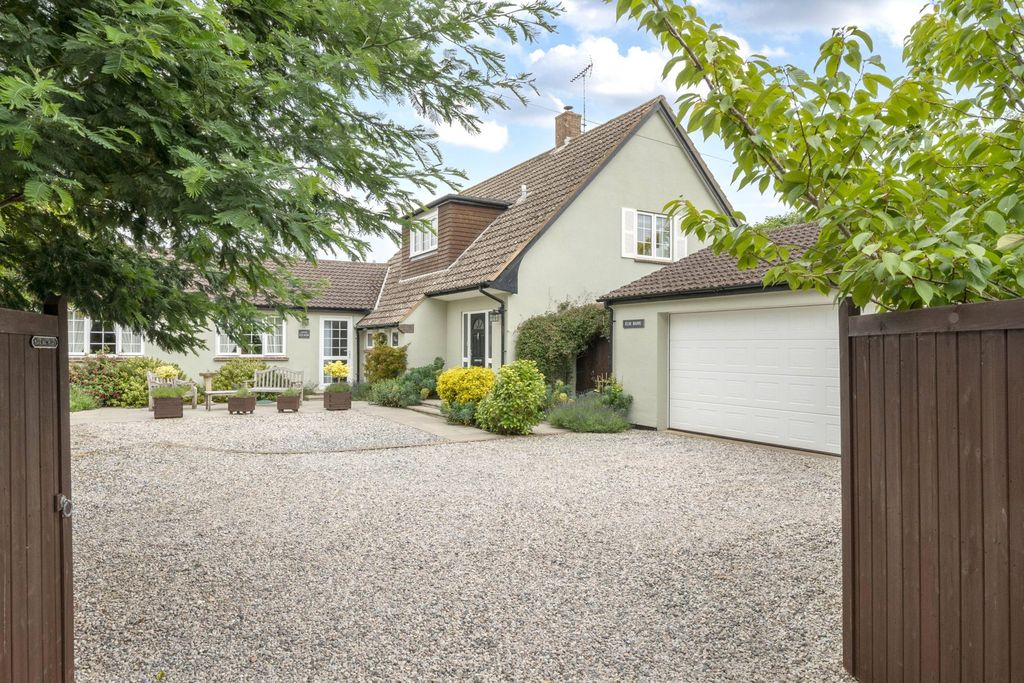 Property photo 1 of 32