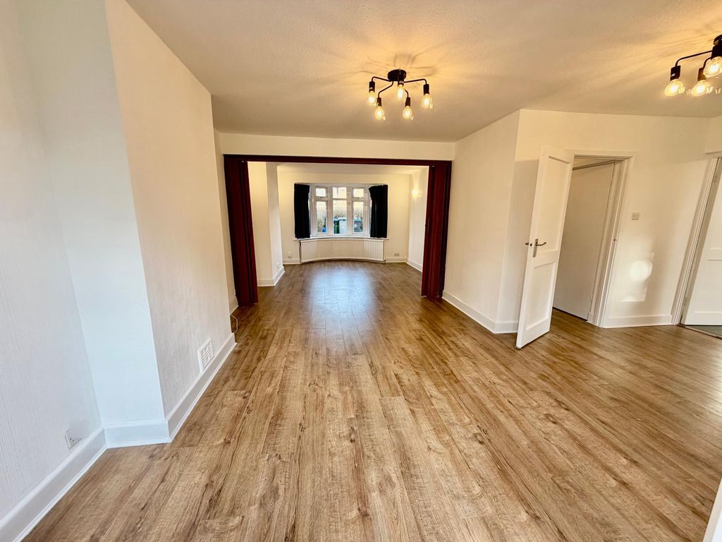 Property photo 3 of 19 Photo 2