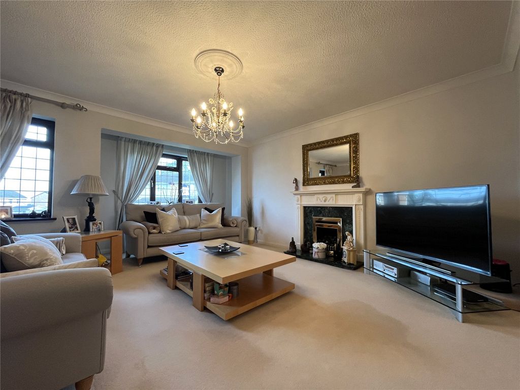 Property photo 2 of 26 Picture No. 12