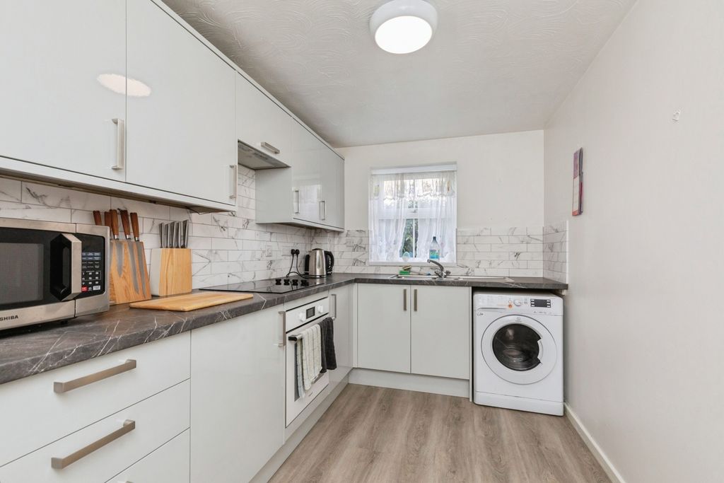 Property photo 2 of 20 Pbox-Img.Jpg